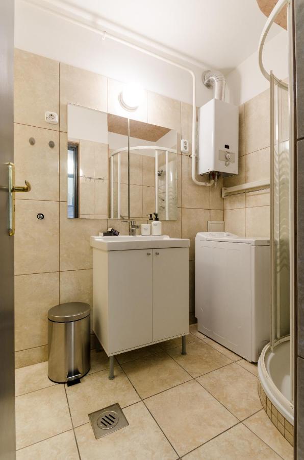 Paulay'S Studio Apartment In The City Center. Budapest Luaran gambar