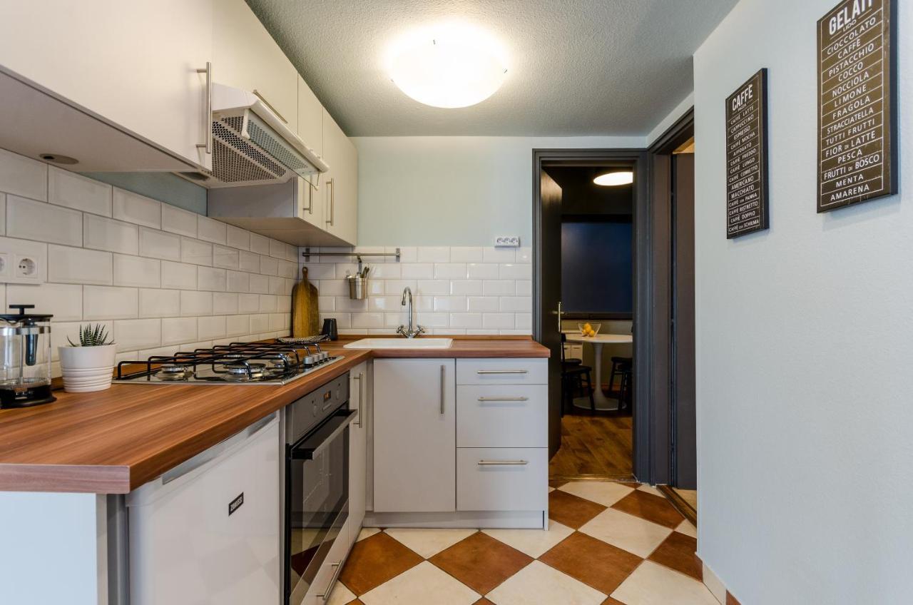 Paulay'S Studio Apartment In The City Center. Budapest Luaran gambar